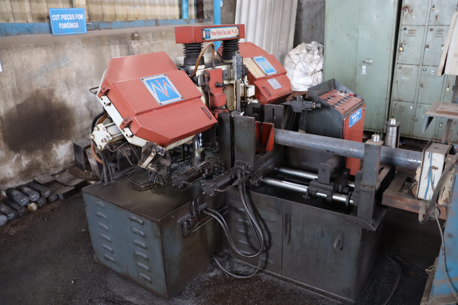 Bandsaw Malwa make, fully automatic 200mm